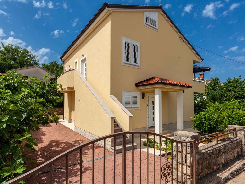 Ferienwohnung Luxury Apartment in Vantačići