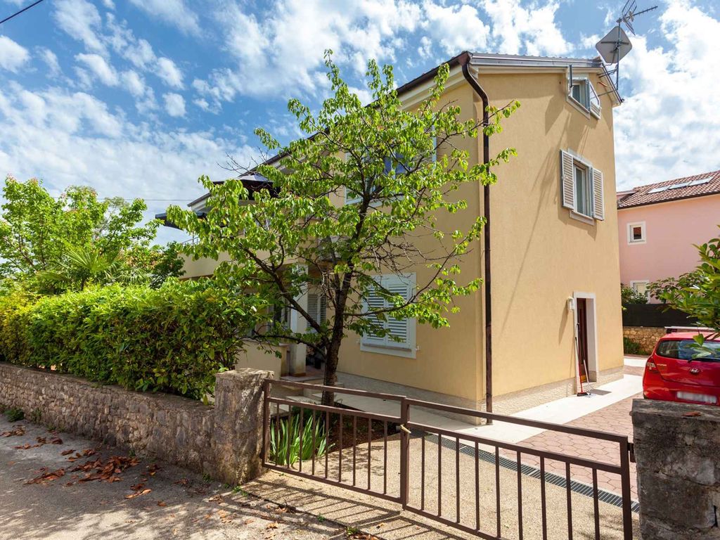 Ferienwohnung Luxury Apartment in Vantačići