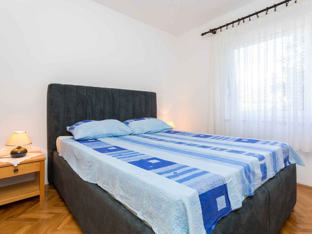 Ferienwohnung App 4 1.kat