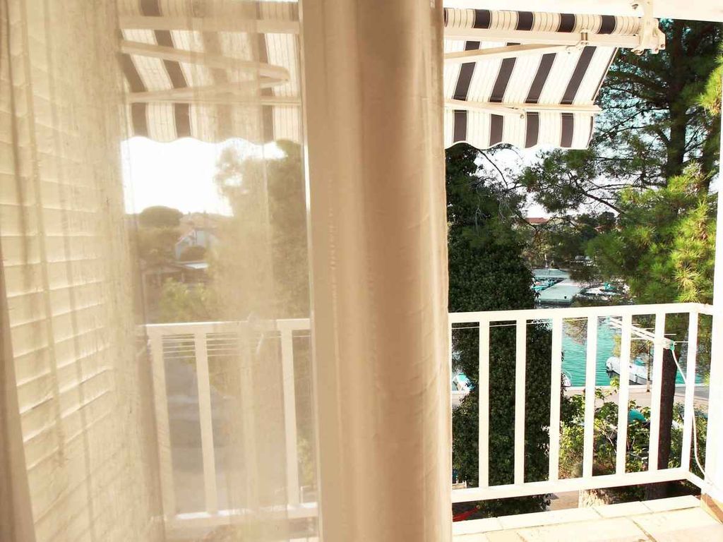 Ferienwohnung Apartment Grdan in Porat by the sea