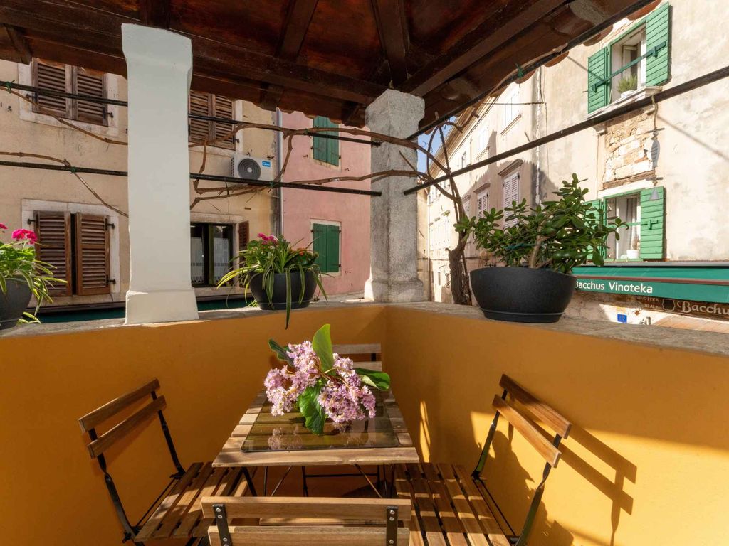 Ferienwohnung mit Meerblick direkt in Altstadt