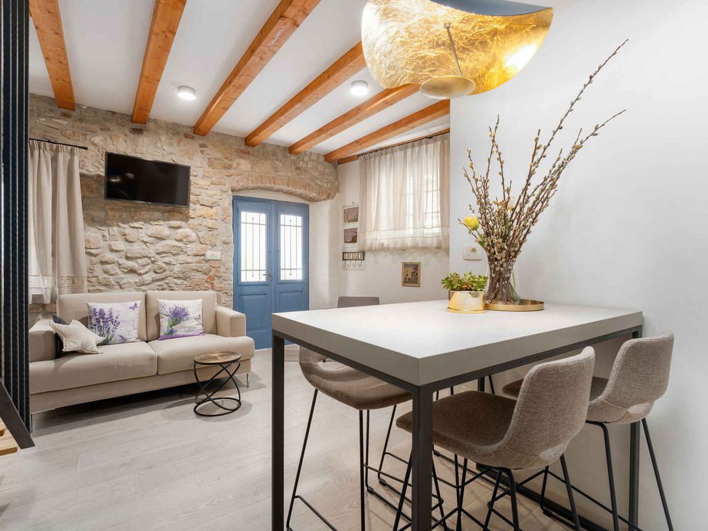 Ferienwohnung mit Meerblick direkt in Altstadt