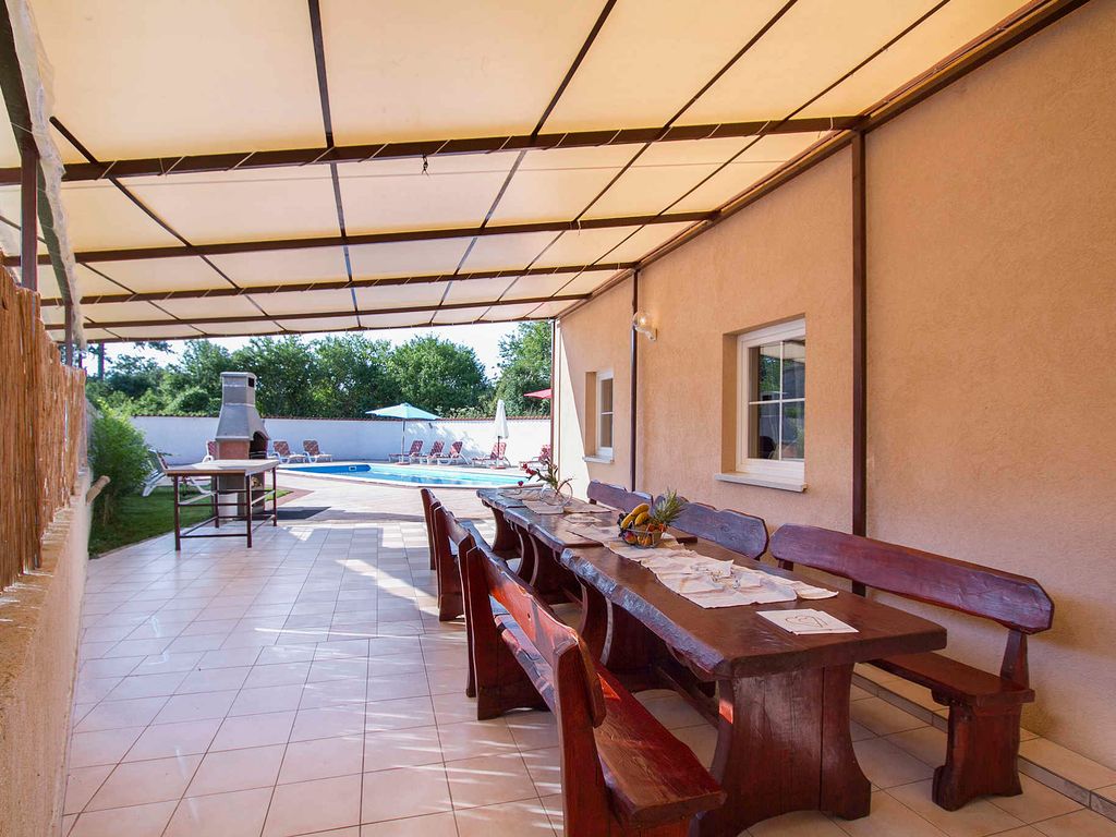 Ferienhaus für größere Gruppen mit Außenpool