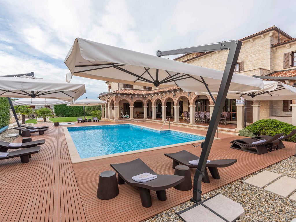 Villa mit toller Ausstattung, Meerblick, Pool und Jacuzzi