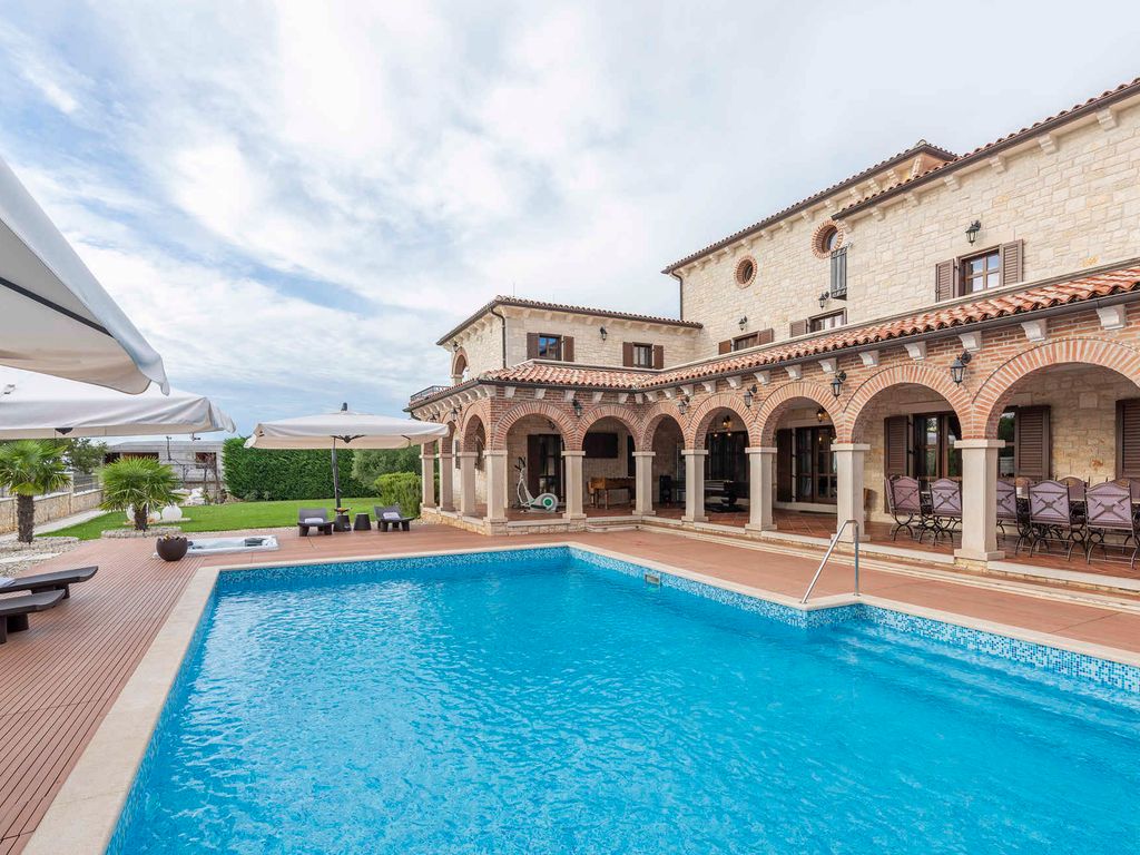 Villa mit toller Ausstattung, Meerblick, Pool und Jacuzzi