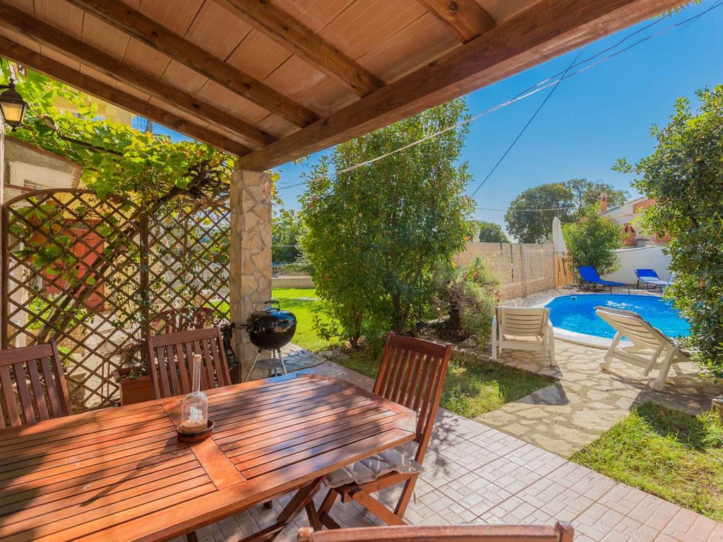 Ferienhaus mit Klimaanlage und Pool