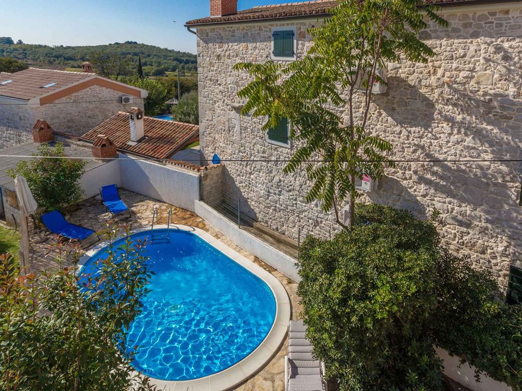 Ferienhaus mit Klimaanlage und Pool