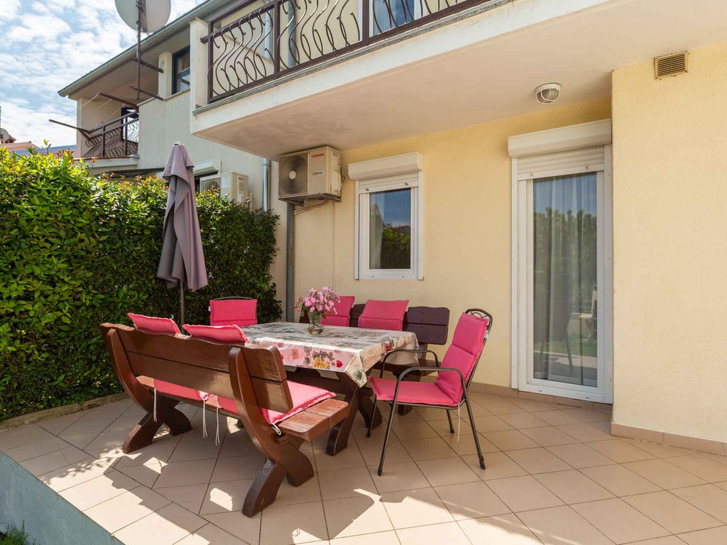 Ferienhaus mit schönem Garten in ruhiger Lage