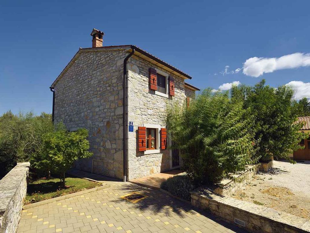 Ferienhaus mit privatem Pool und Außendusche
