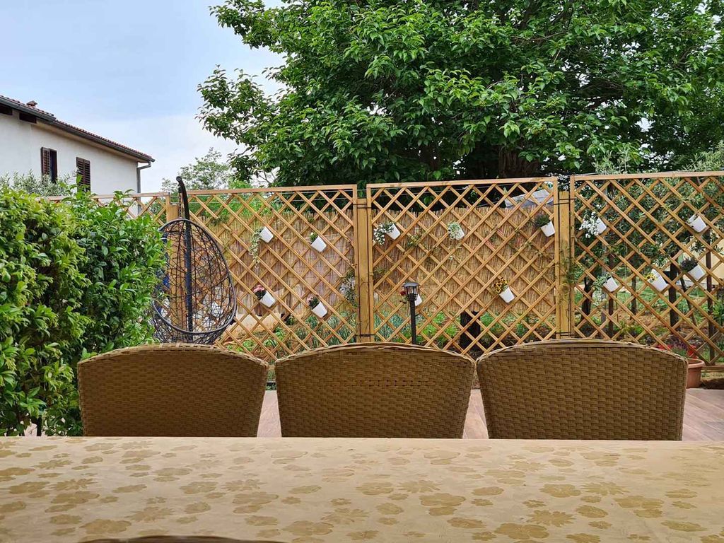 Ferienwohnung mit Gartenterrasse in Strandnähe Špadići Poreč