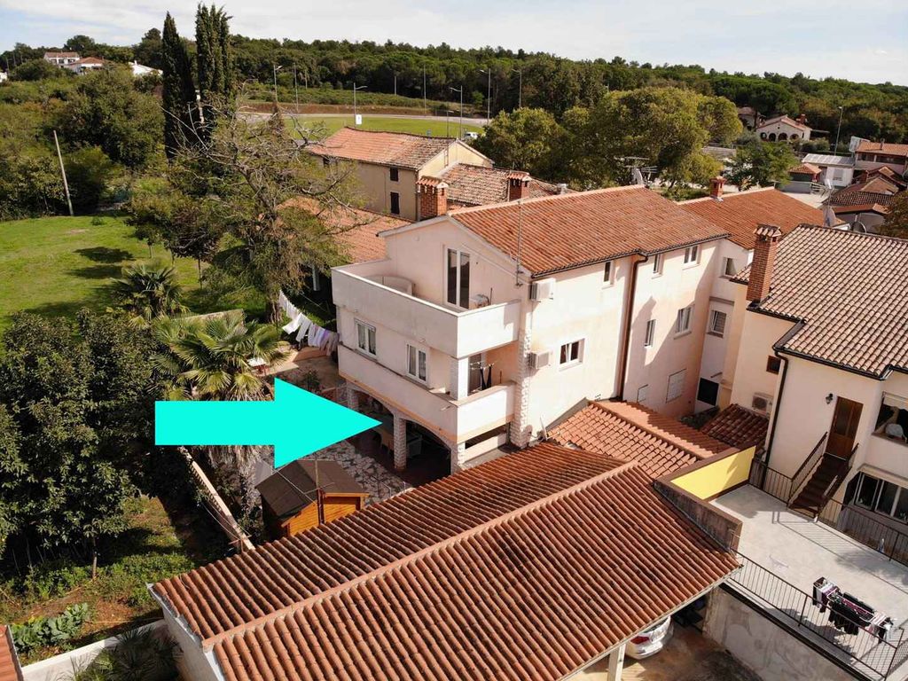 Ferienwohnung mit Gartenterrasse in Strandnähe Špadići Poreč
