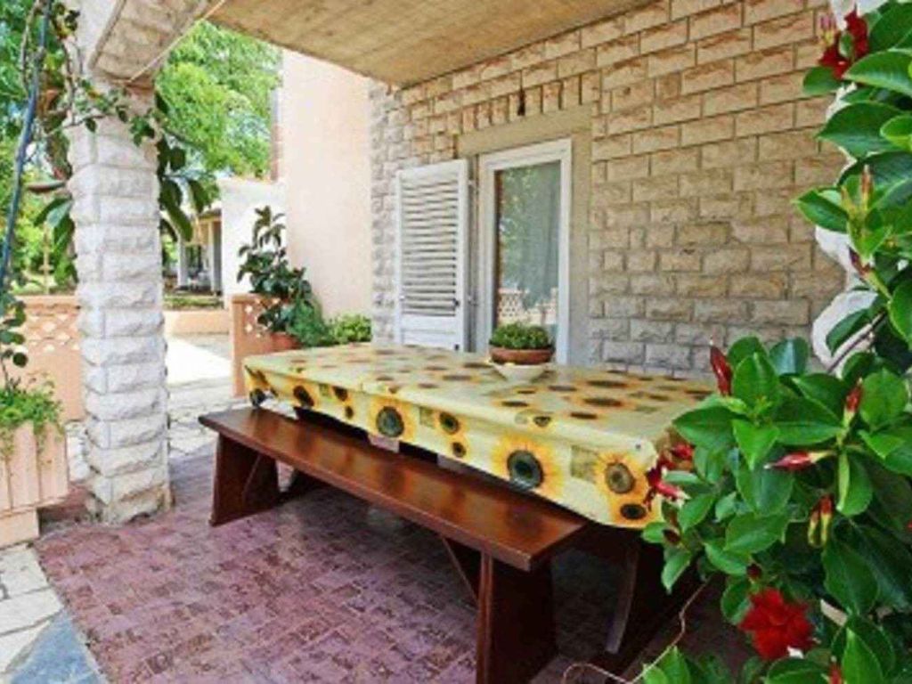Ferienwohnung mit Gartenterrasse in Strandnähe Špadići Poreč