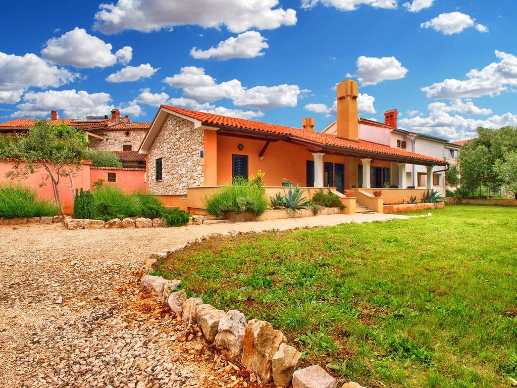 Ferienhaus mit Terrasse und Klimaanlage