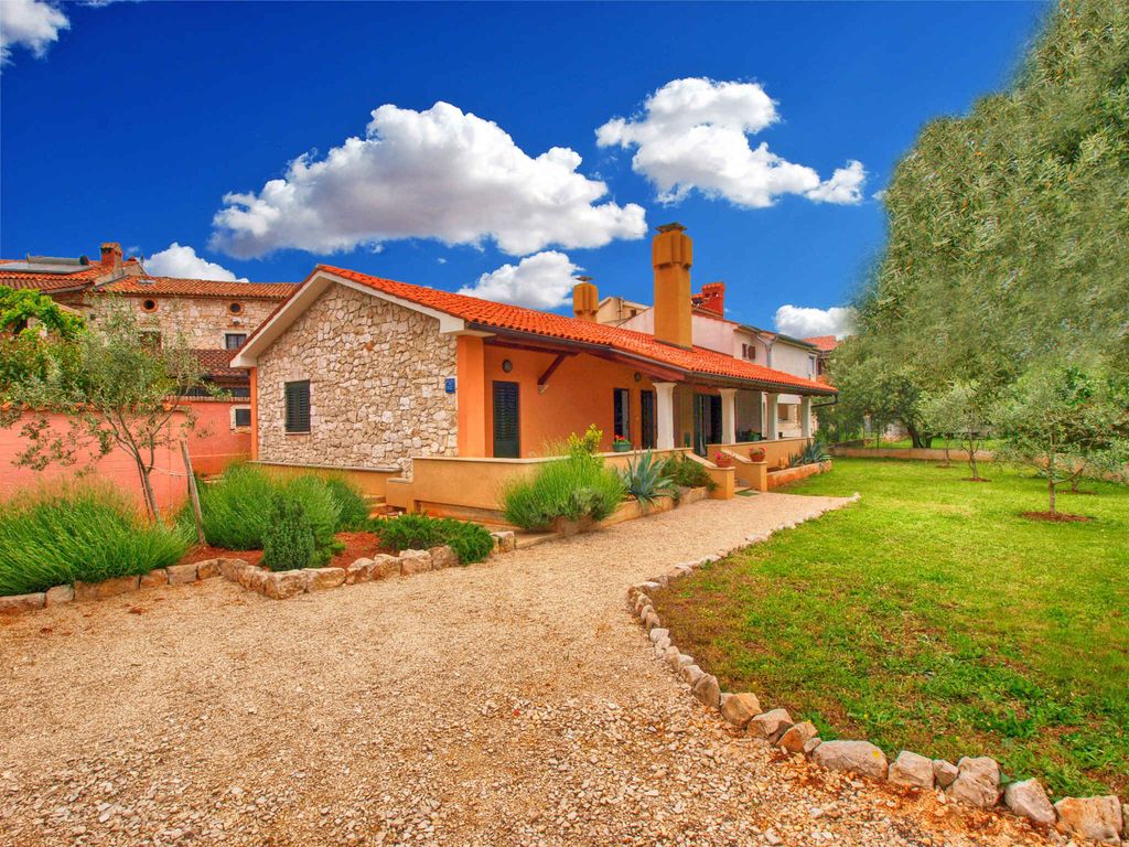 Ferienhaus mit Terrasse und Klimaanlage
