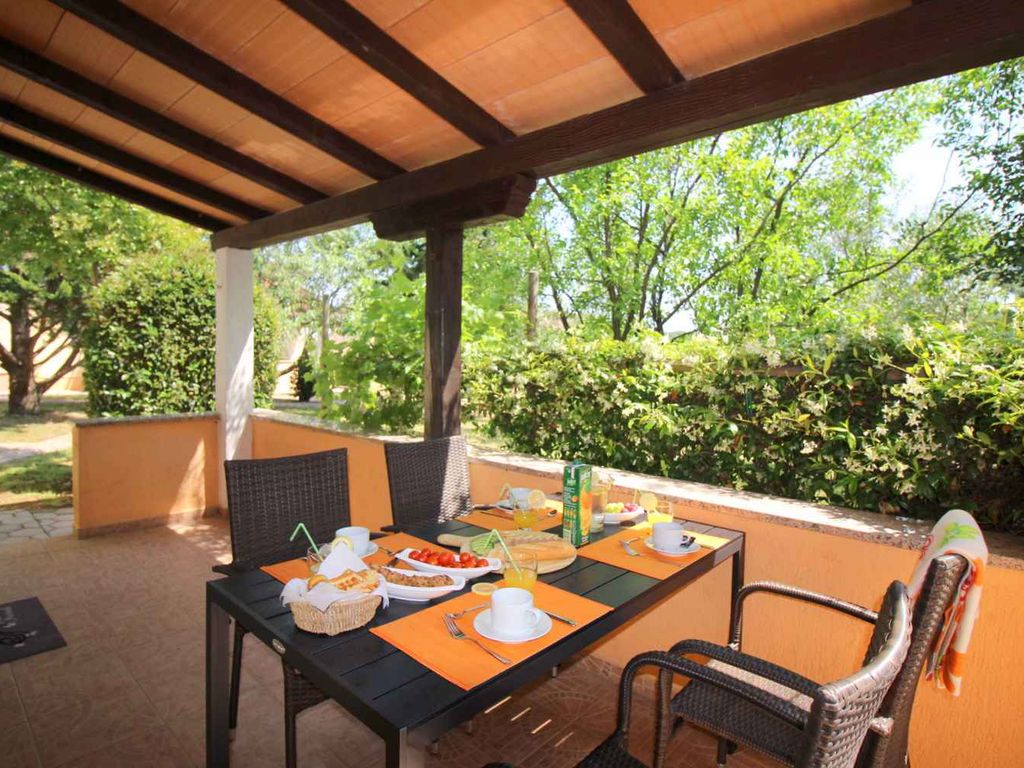 Bungalow mit Pool und Klimaanlage