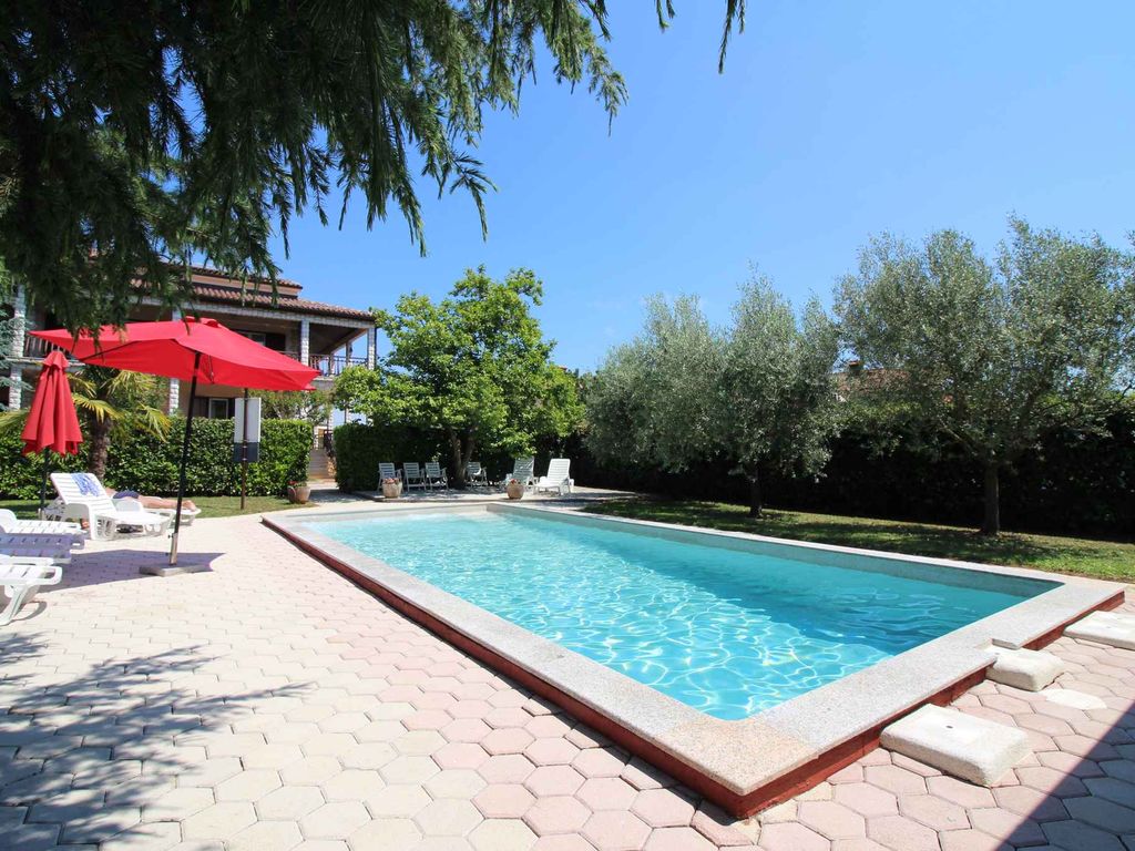 Ferienhaus Doppelhaushälfte mit Pool