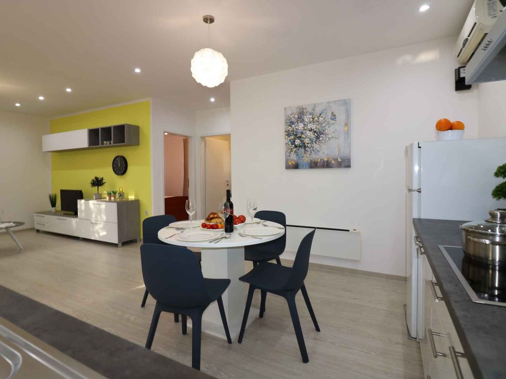 Ferienhaus Doppelhaushälfte mit Pool