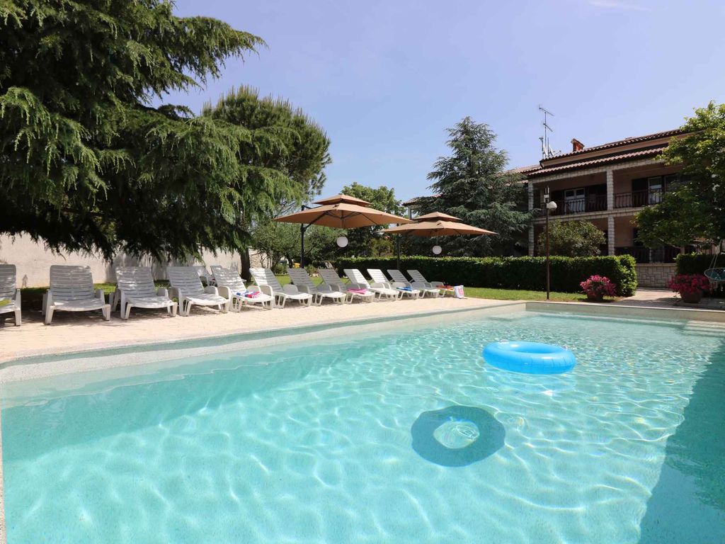 Ferienhaus Doppelhaushälfte mit Pool