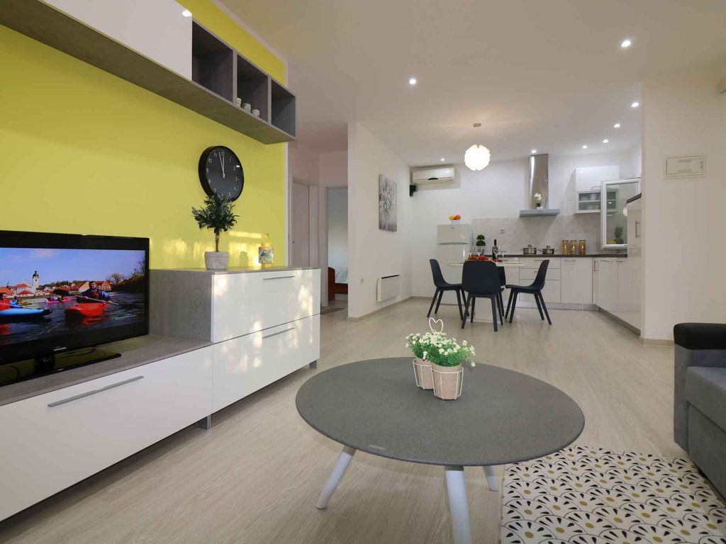 Ferienhaus Doppelhaushälfte mit Pool