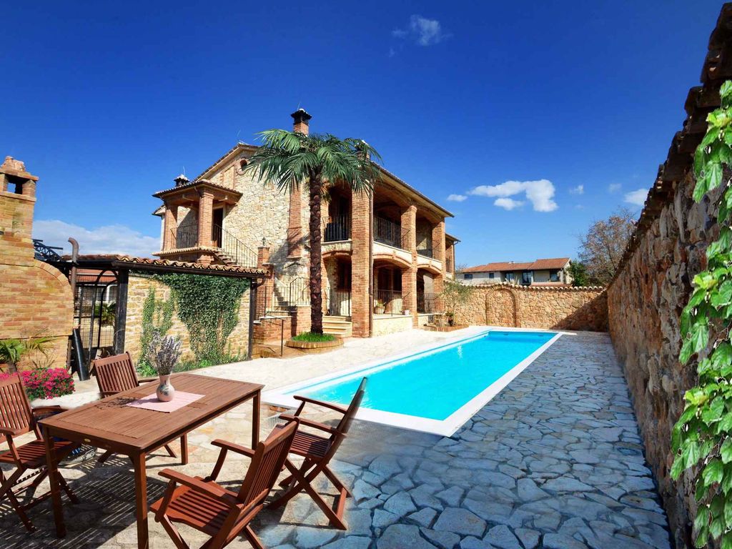 Ferienwohnung mit Pool und im toskanischen Stil