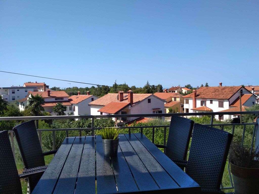 Ferienwohnung mit Balkon und Klimaanlage