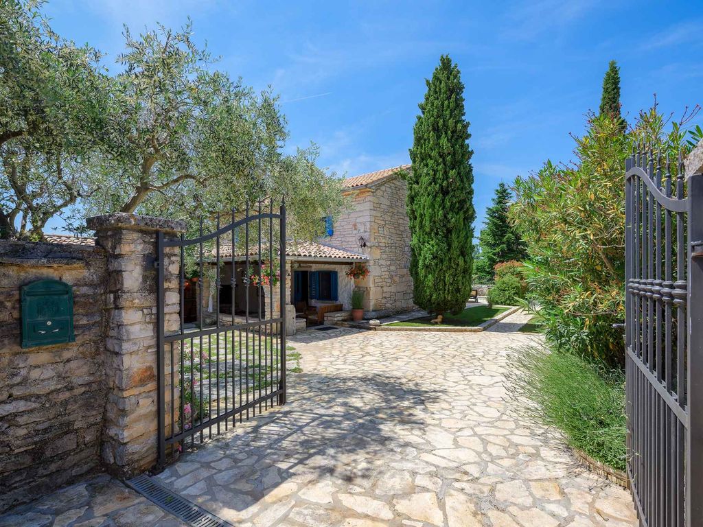 Villa mit Klimaanlage und Pool