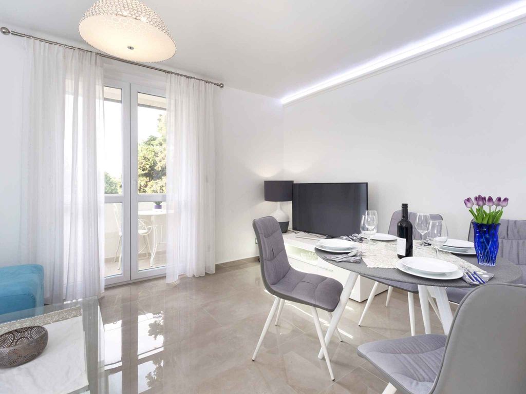 Ferienwohnung mit Balkon, Klimaanlage