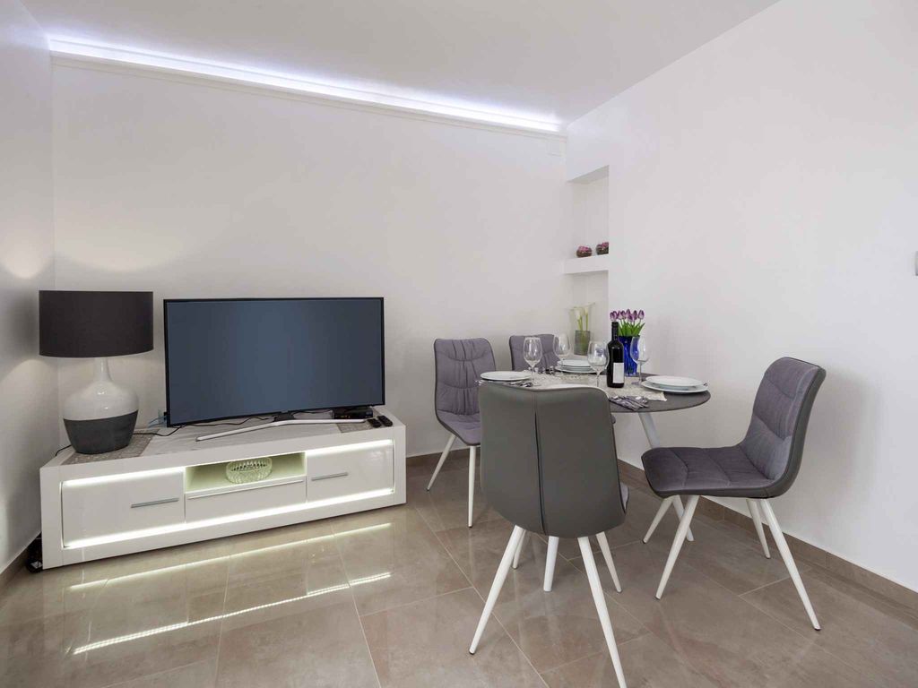 Ferienwohnung mit Balkon, Klimaanlage