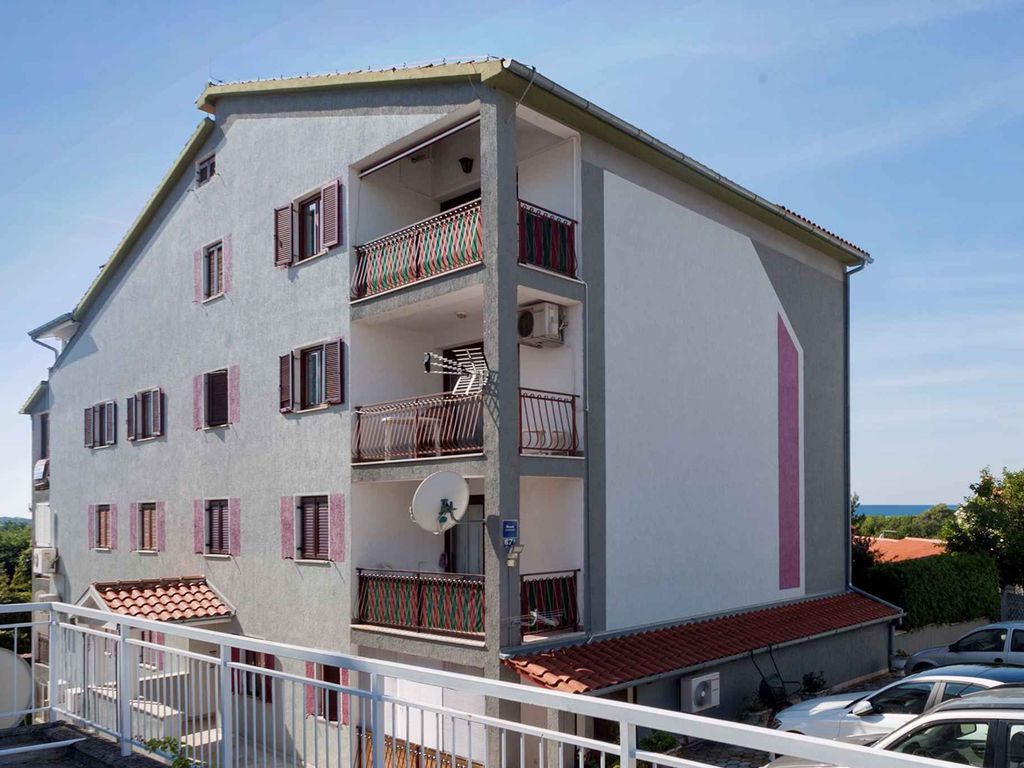 Ferienwohnung mit Klimaanlage und Balkon