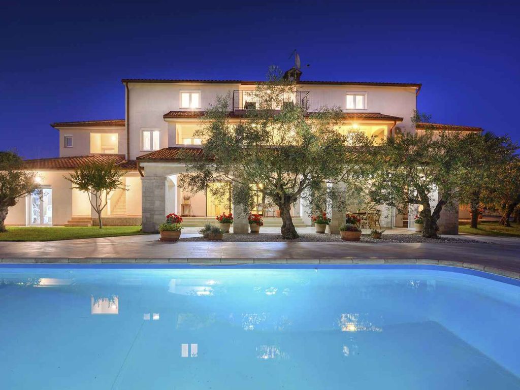 Ferienwohnung mit Schwimming-Pool