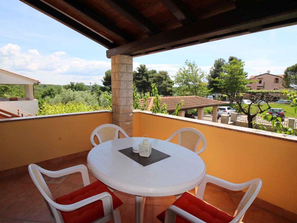 Ferienwohnung mit schönem Balkon, bis 4 Personen , klimatisiert, strandnah