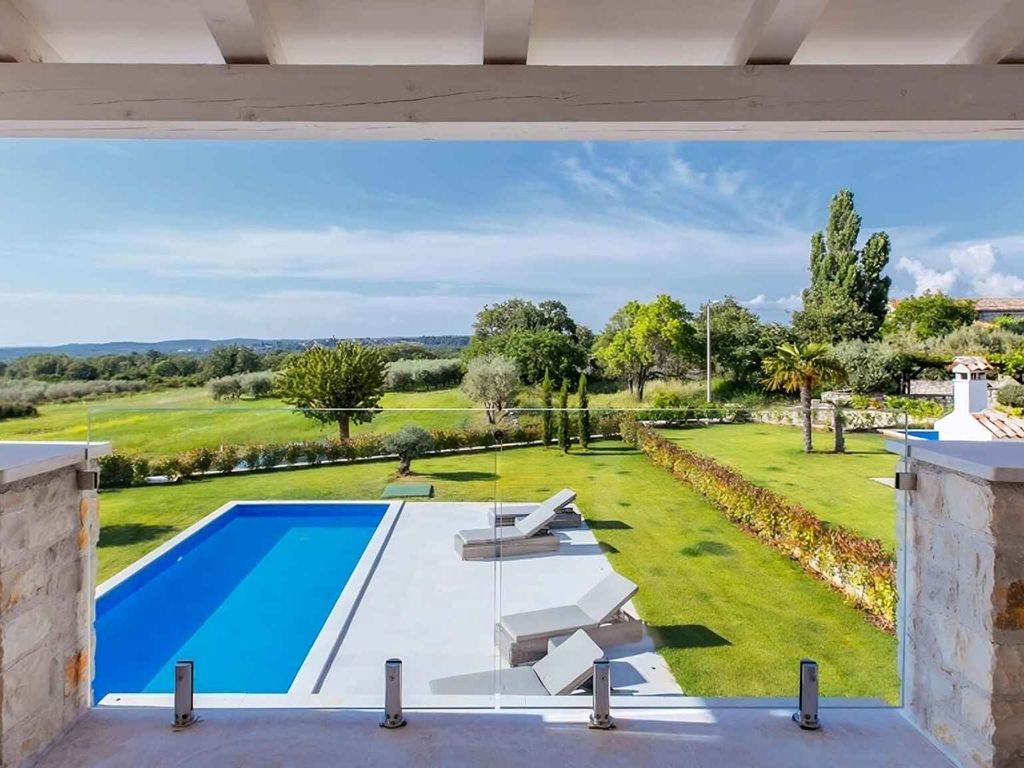 Villa mit Klimaanlage und Pool