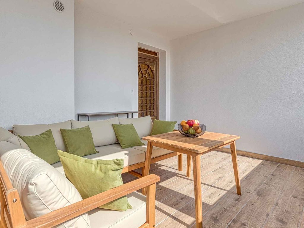 Ferienhaus mit zwei Schlafzimmern für 4 bis 6 Personen, haustierfreundlich, kostenloses WLAN, umzäunter Garten, klimatisiert