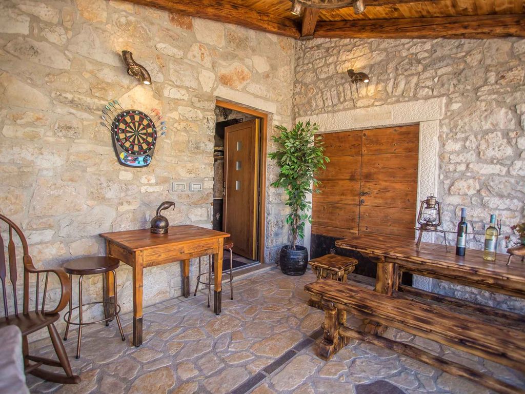 Ferienhaus mit Taverne