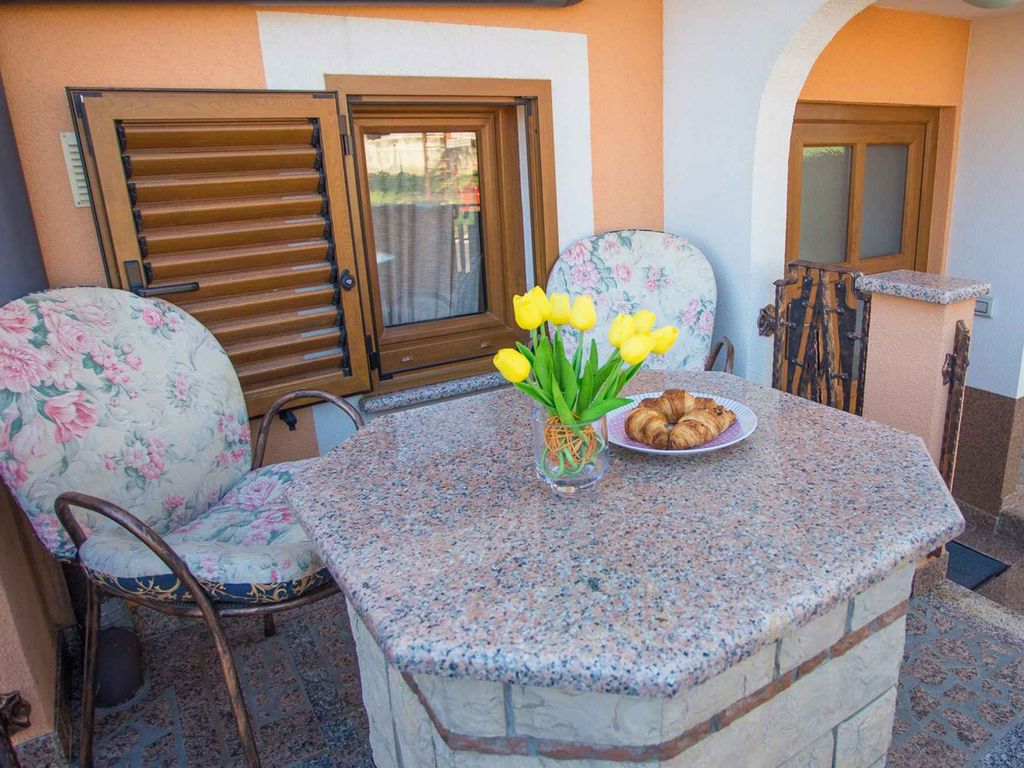 Ferienhaus mit Taverne