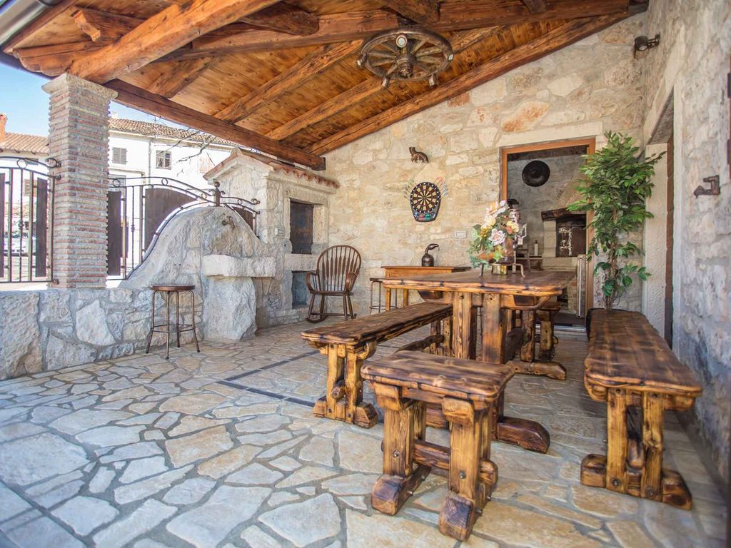 Ferienhaus mit Taverne