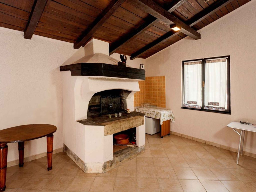 Ferienwohnung mit privatem Pool und Garten