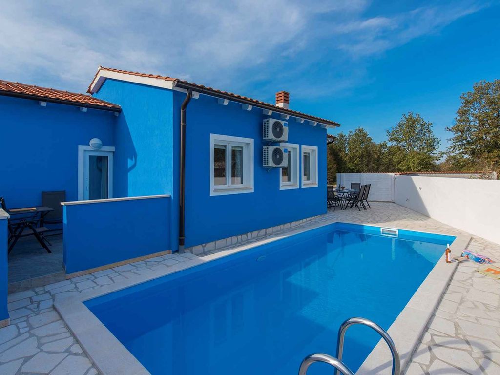 Ferienhaus mit Klimaanlage und Pool