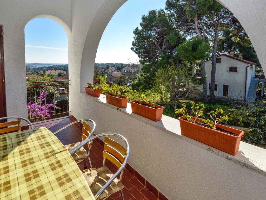 Ferienwohnung mit Klimaanlage und Balkon