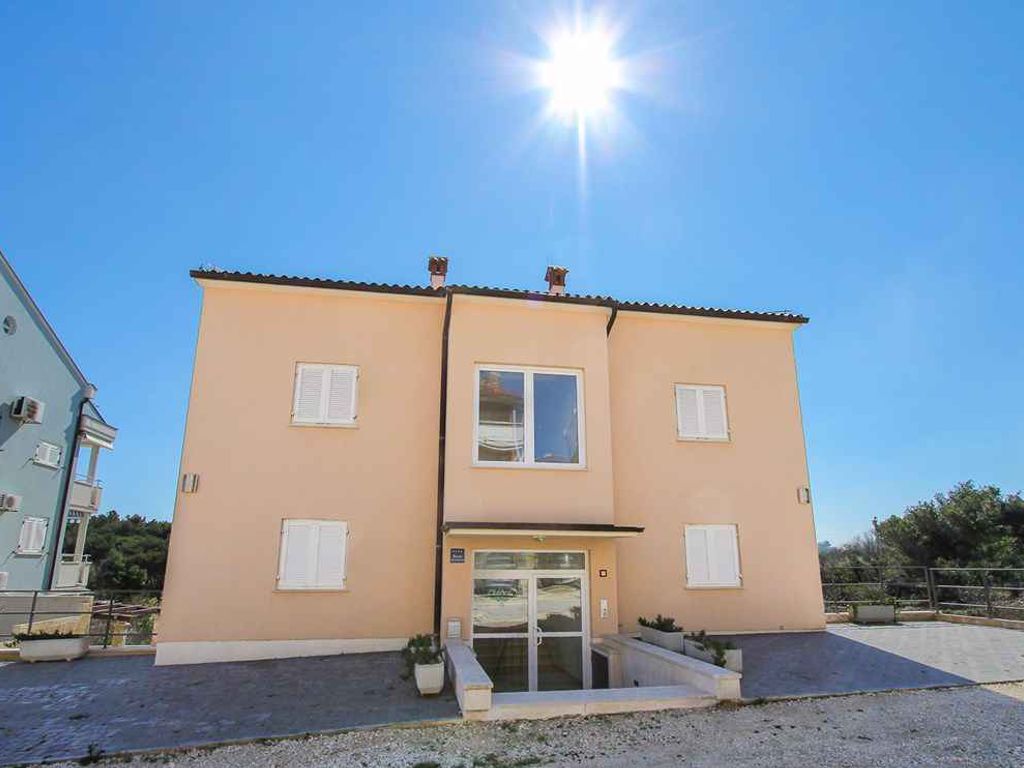 Ferienwohnung mit Balkon und Klimaanlage