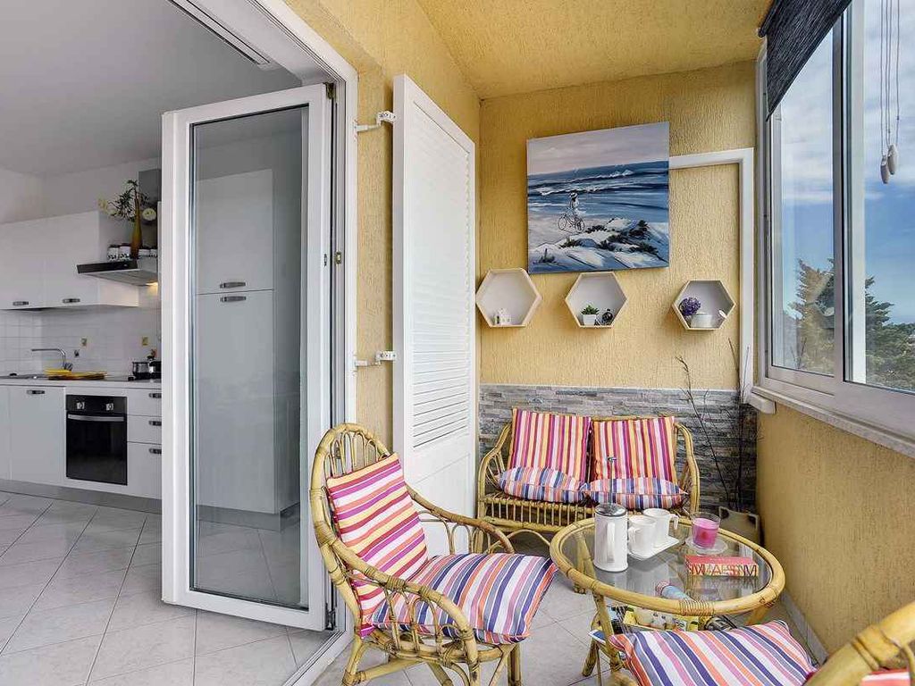 Ferienwohnung mit Balkon und Klimaanlage