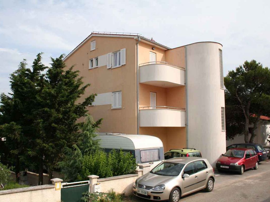 Ferienwohnung mit Balkon und Klimaanlage