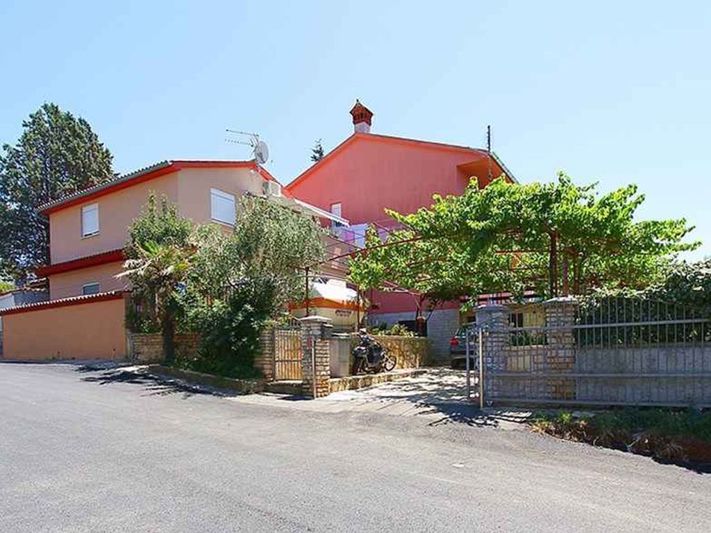 Ferienwohnung mit Balkon in Strandnähe