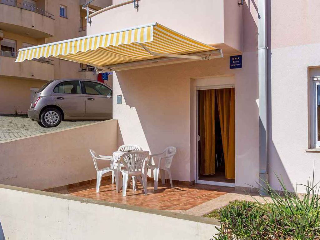 Ferienwohnung mit Terrasse und Klimaanlage
