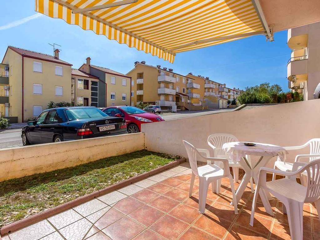 Ferienwohnung mit Terrasse und Klimaanlage