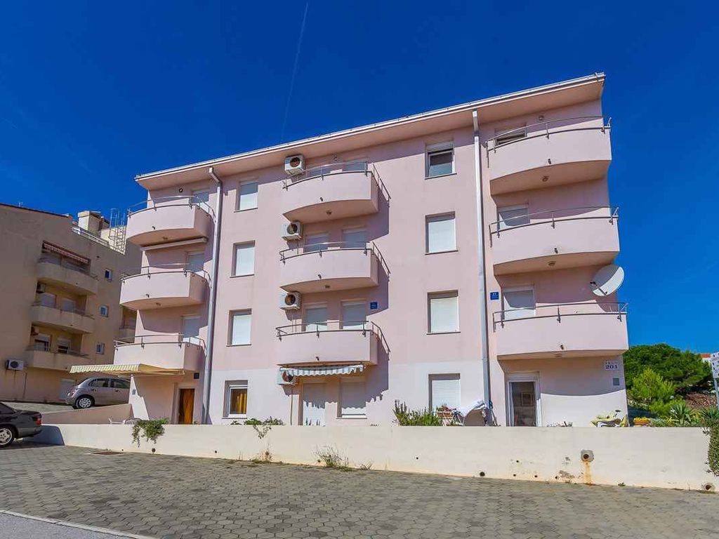 Ferienwohnung mit Terrasse und Klimaanlage