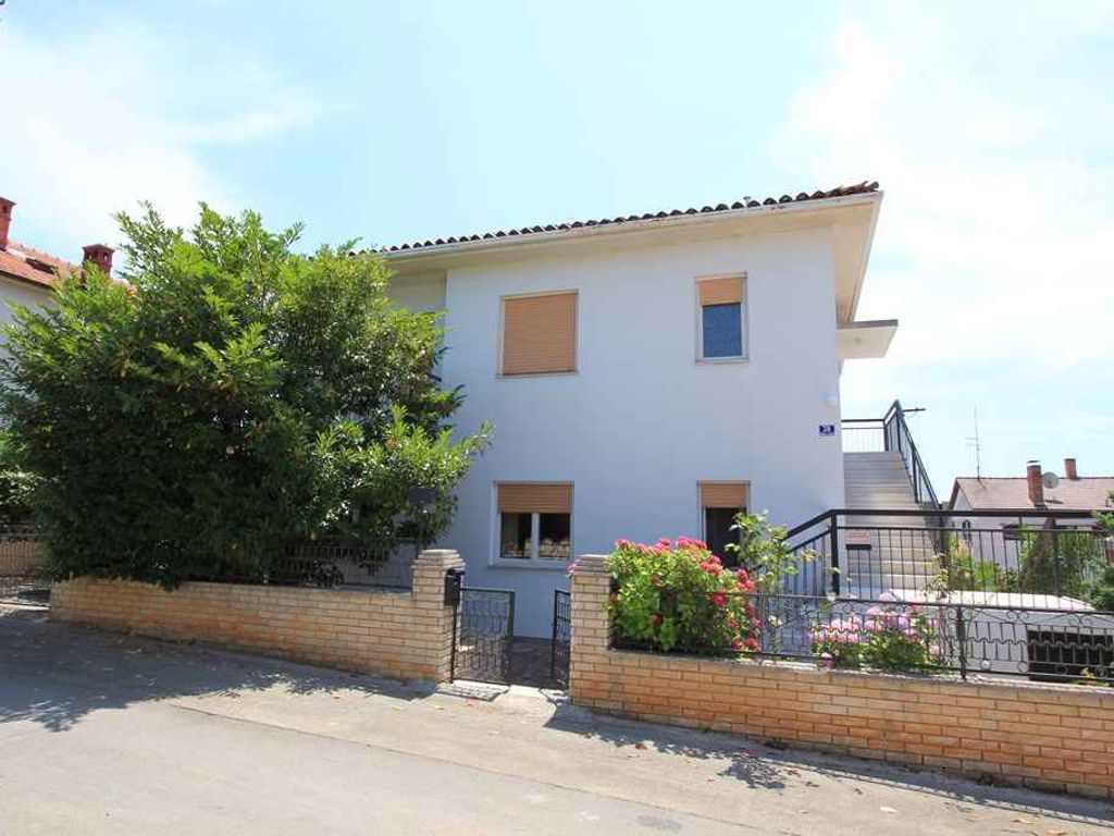 Ferienhaus mit Garten und Grill in Strandnähe