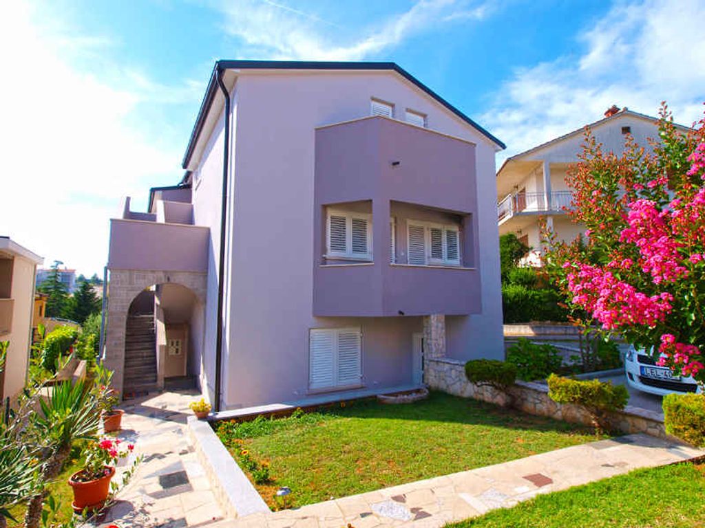 Ferienwohnung mit Klimaanlage, Terrasse und Grill