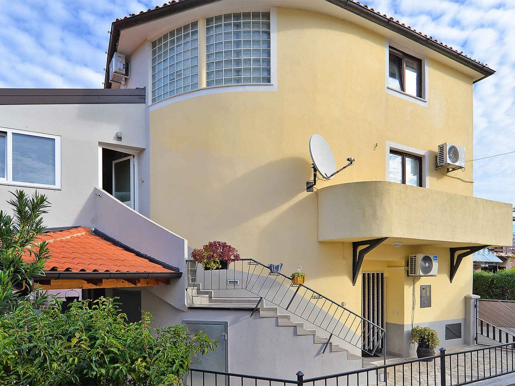 Ferienwohnung mit Terrasse und Klimaanlage