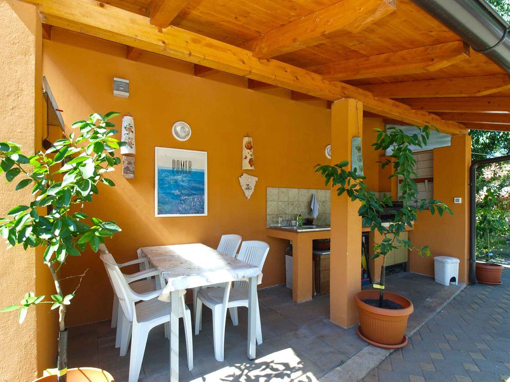 Ferienwohnung mit Garten und Grill
